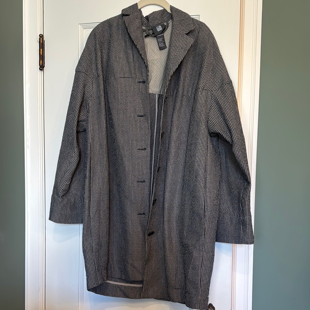 Black and Gray Houndstooth Coat with Relaxed Fit